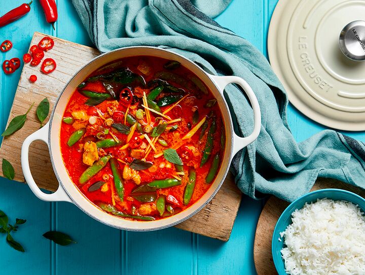 Rotes Thai-Curry mit Huhn